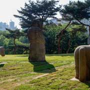 Statues, Samreung Gongwon