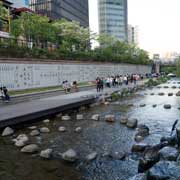 Cheonggyecheon stream