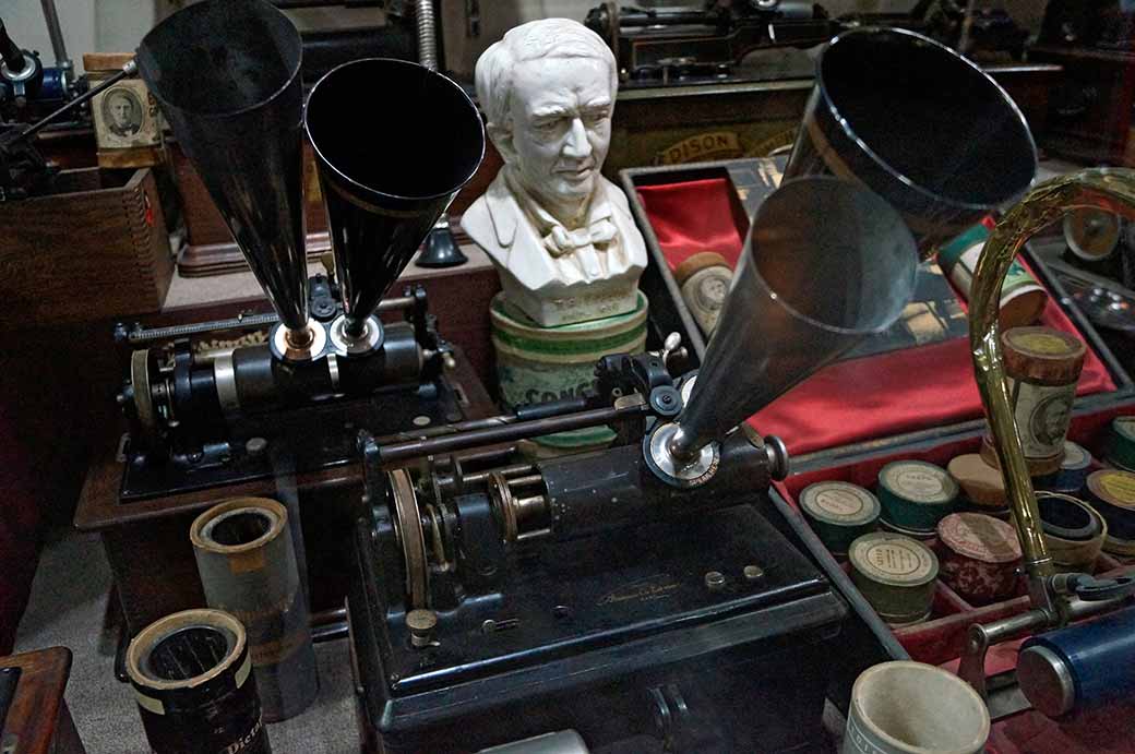 Early phonographs