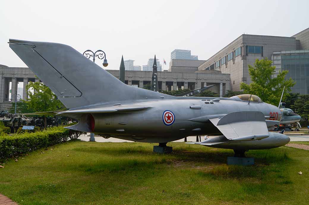 MiG-19