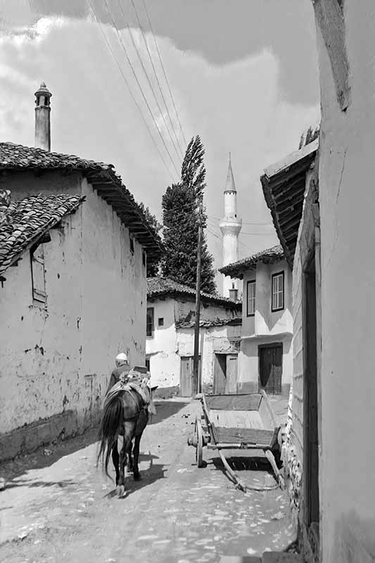 Street, Maksut Pasha mosque