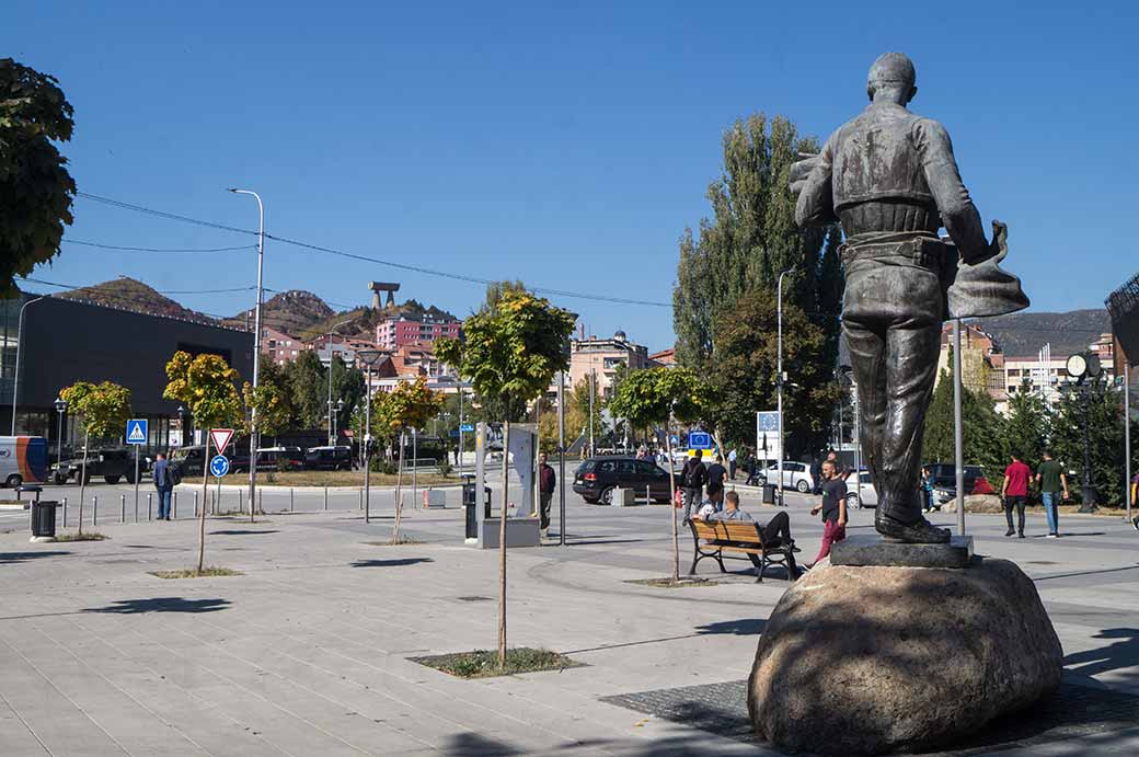 Statue of Isa Boletini