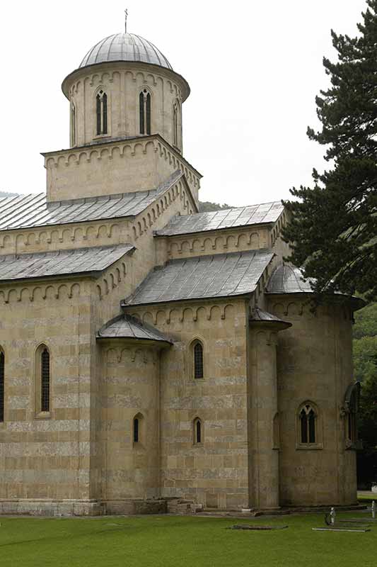 Front portal, Dečani