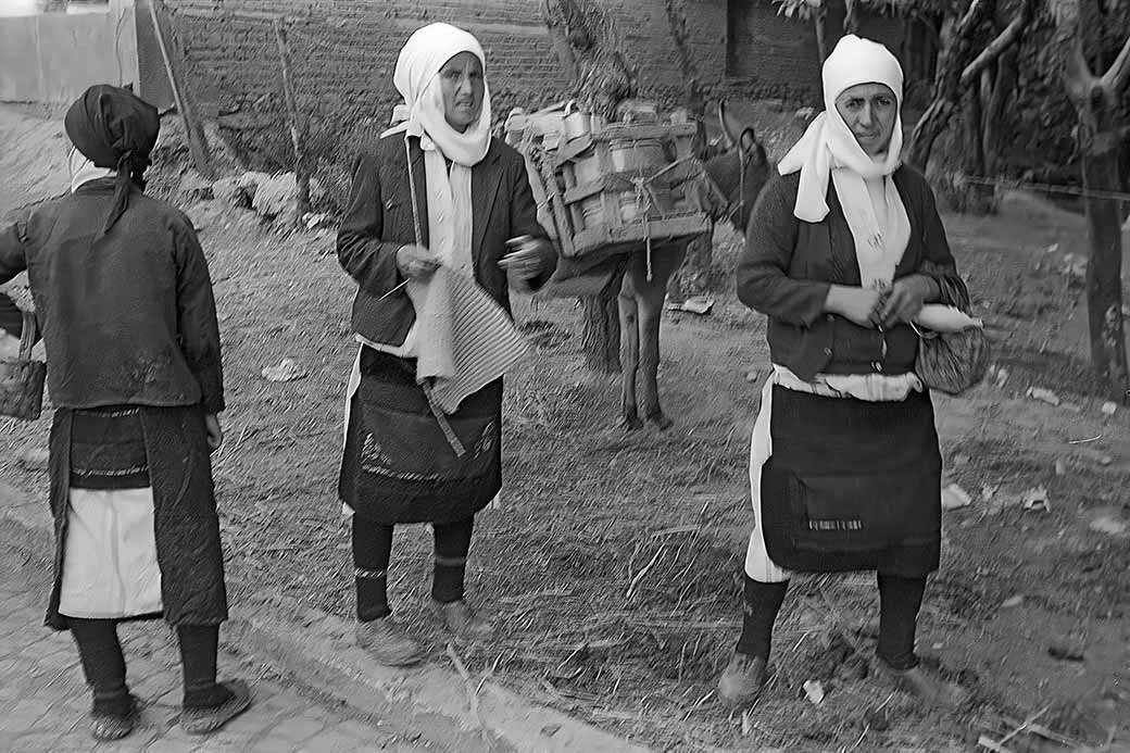 Shqiptar women