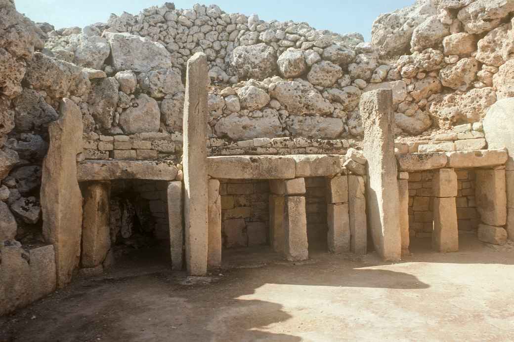 Ġgantija temple niches