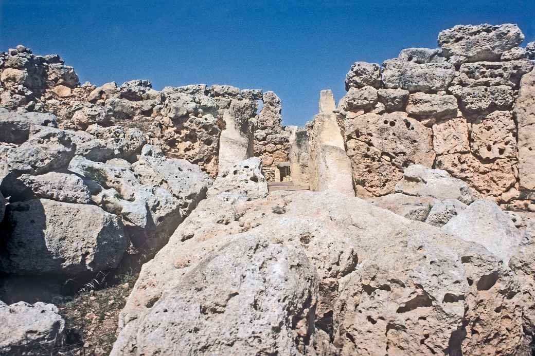 Ġgantija temple entrance