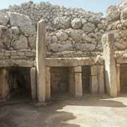 Ġgantija temple niches