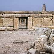 Ħaġar Qim temple entrance