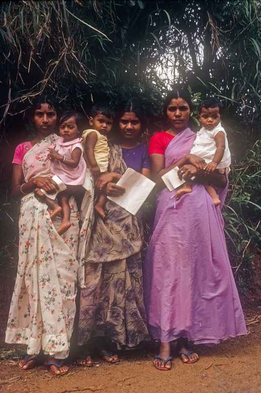 Indian women and children, Les Mariannes