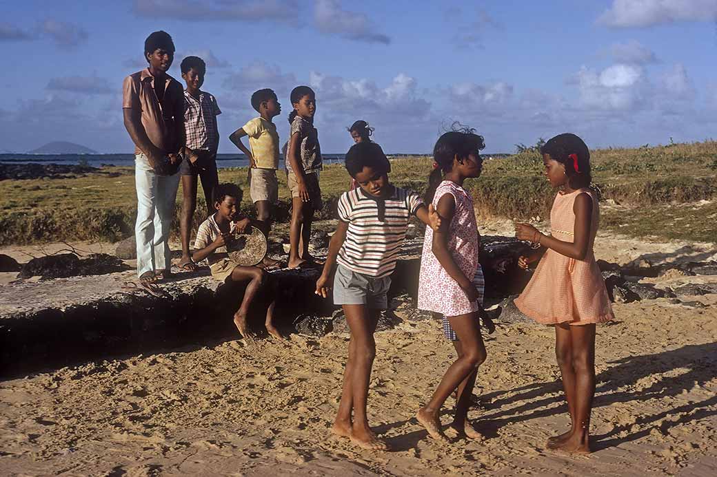 Children dancing, Cap Malheureux