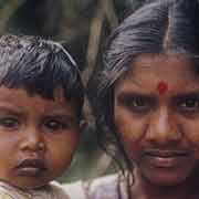 Woman and child, Les Mariannes