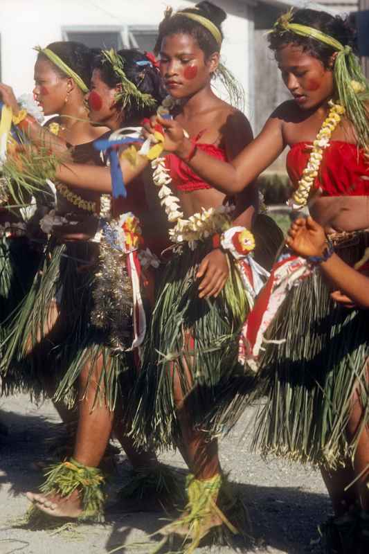 Girl dancers from Gilmaan'