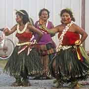 Women dancers from Gilmaan'