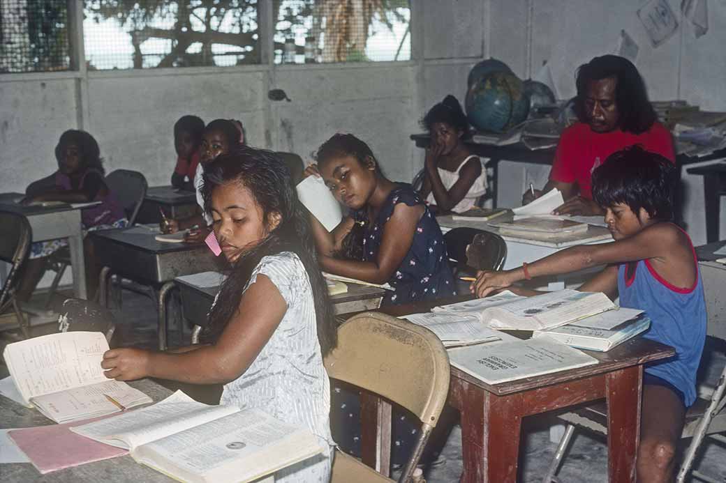 Students at work, Walung School