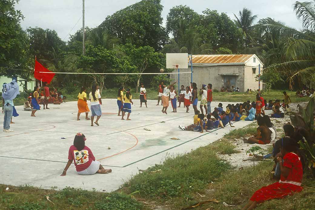 Volleyball game on Onoun