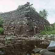 Outer walls, Nan Dowas