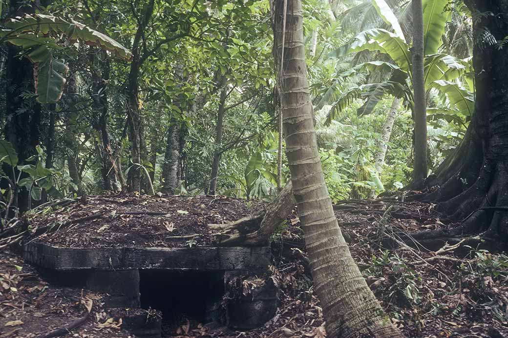 Japanese bunker, Woleai