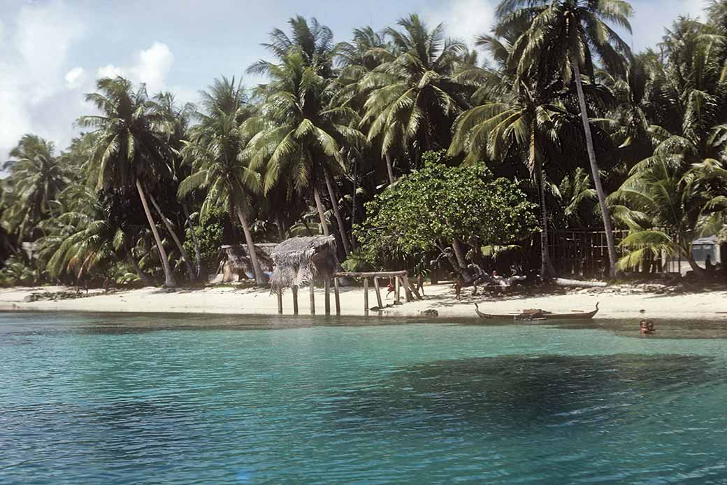 Along the lagoon, Falalop, Ifalik