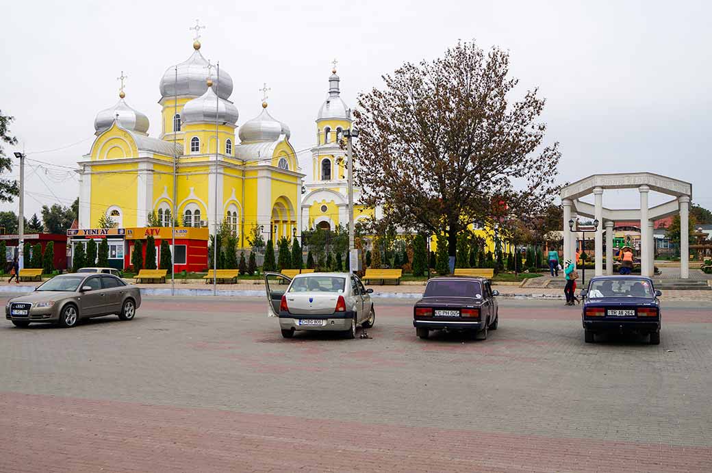 Central Square, Comrat