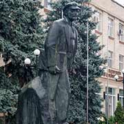 Statue of Lenin, Comrat