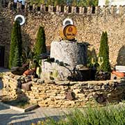 White wine fountain, Mileștii Mici