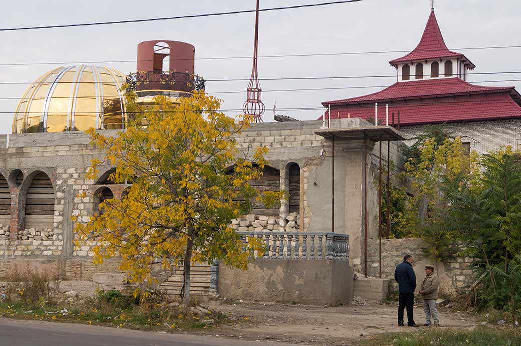 Unfinished Roma houses, Soroca