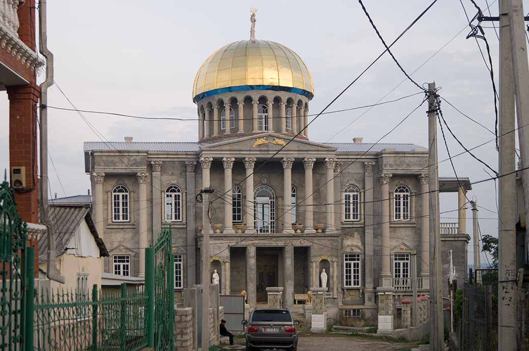 Golden domed Roma house, Soroca