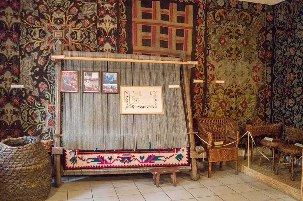 Carpet weaving display, Soroca