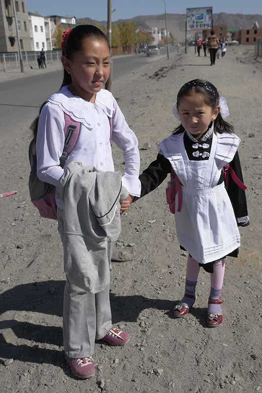 School girls, Ölgii