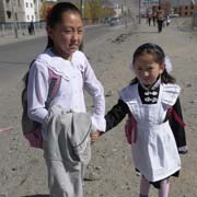 School girls, Ölgii