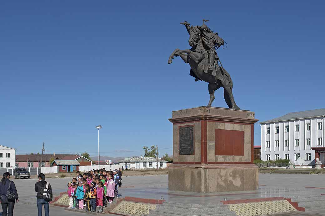 Chingünjav memorial