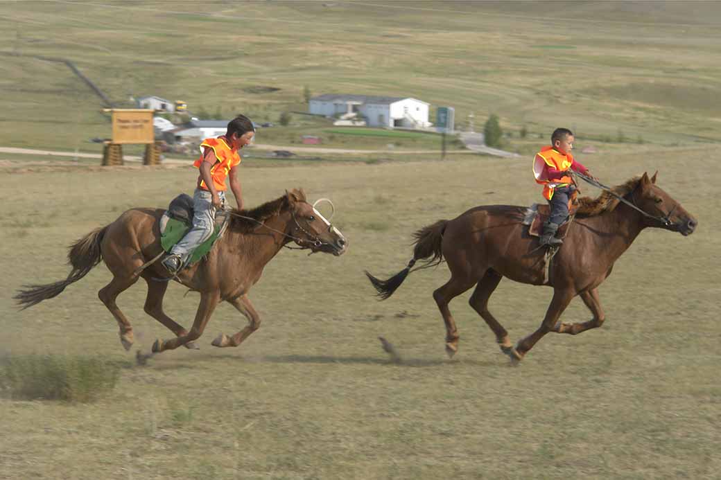 Horse race finish