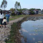 Walking to Ywa Thit