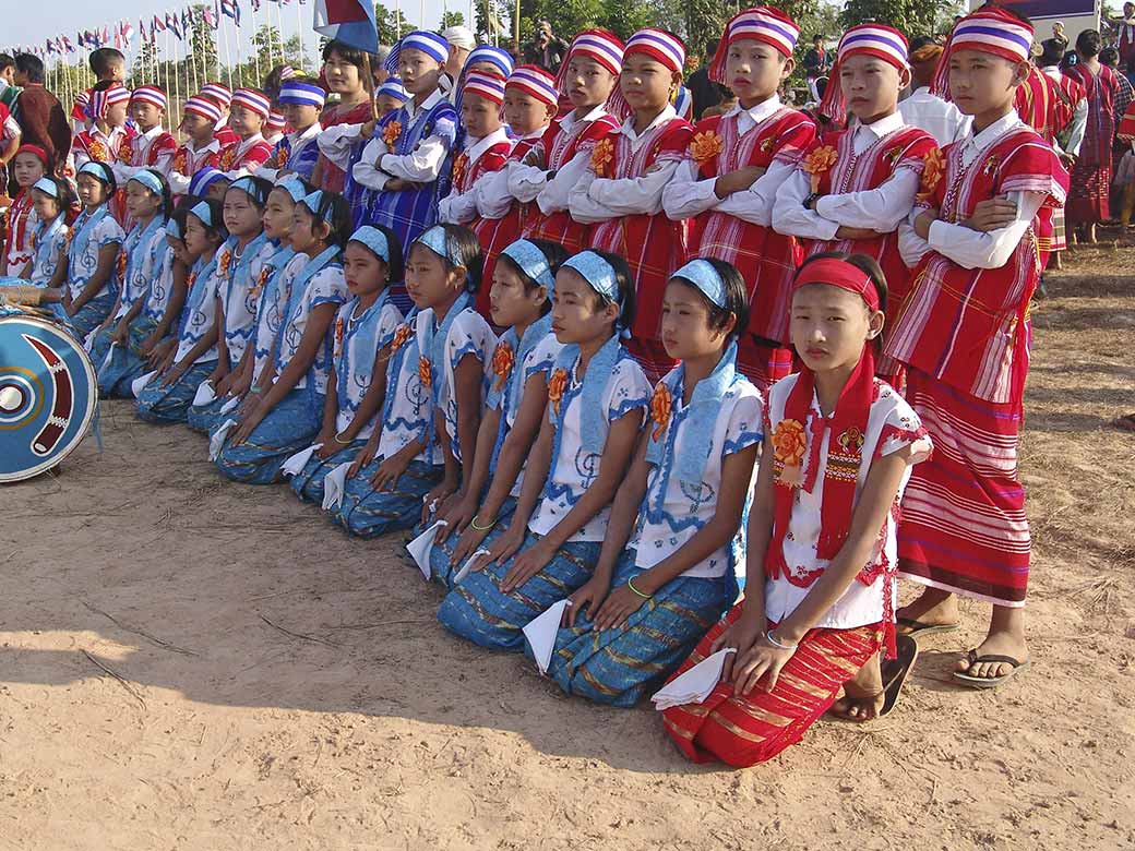 Young Karen dancers