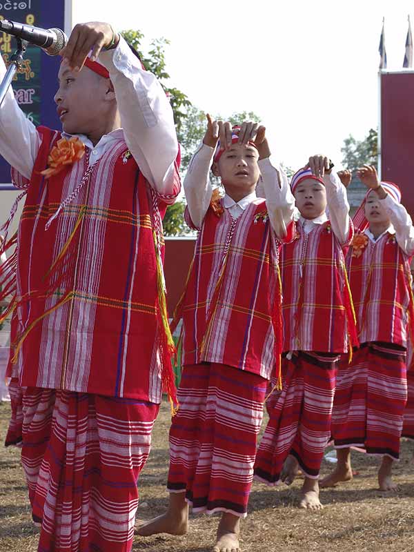 Karen boy dancers