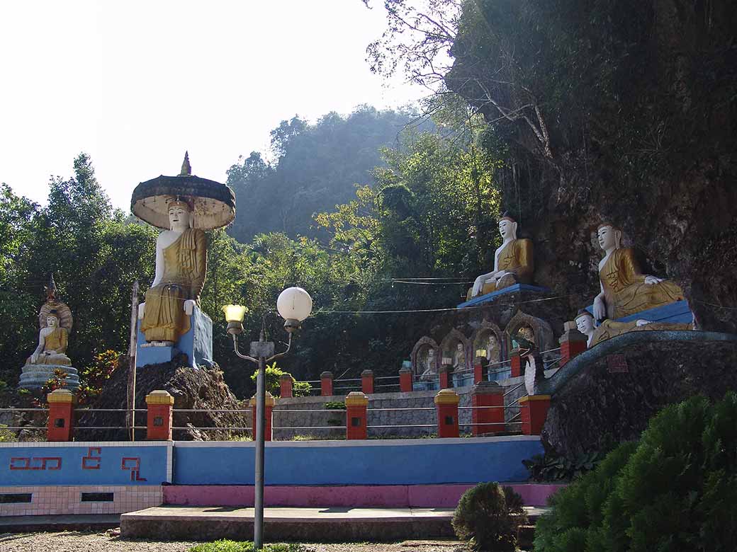 Buddha statues