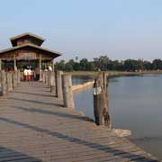 U Bein's foot bridge