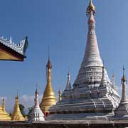 Stupas, Nyaungshwe