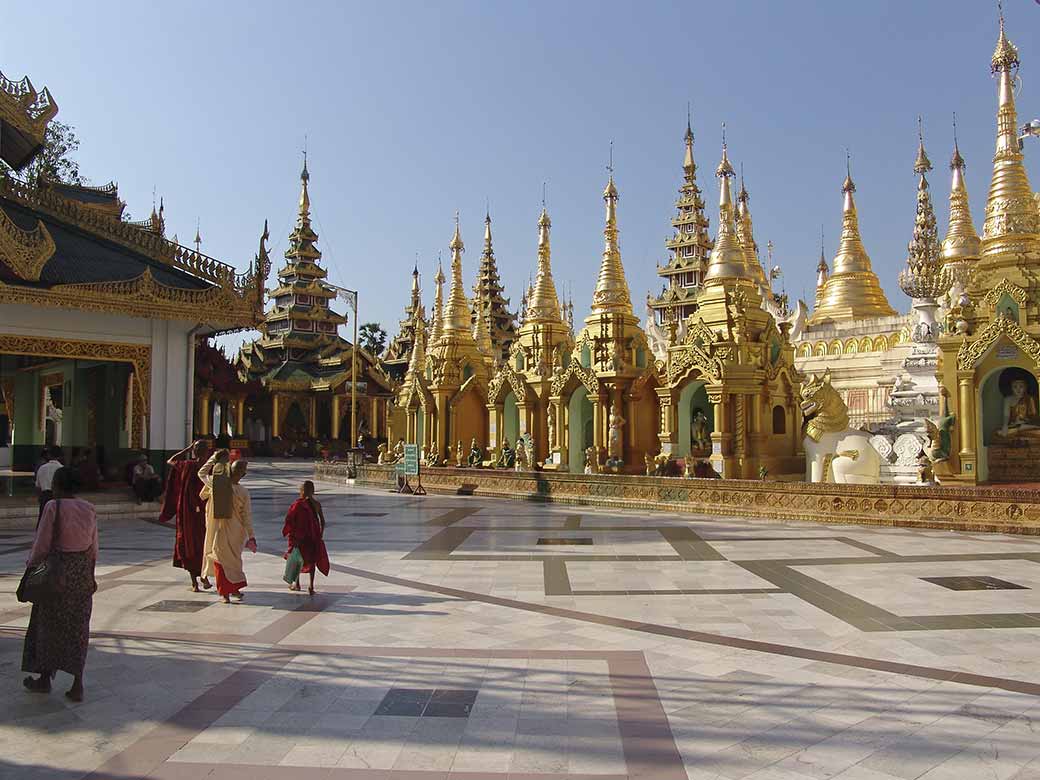 Plaza, Shwedagon