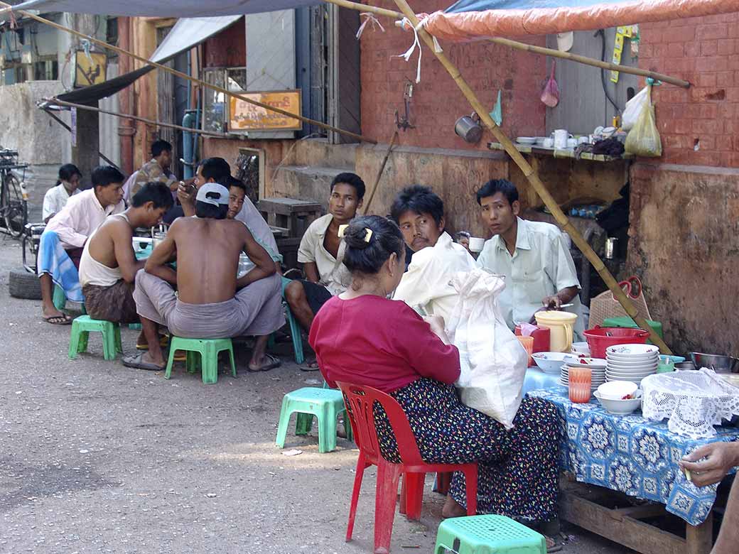 Sidewalk café