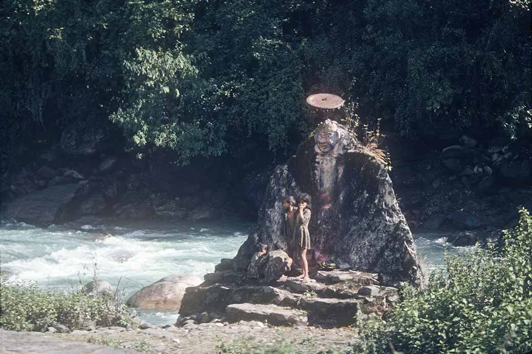 Statue in Tatopani