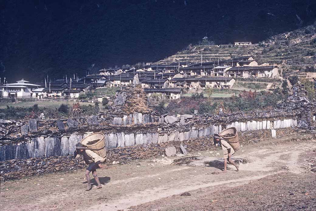 Mani stone wall, Tarke Ghyang