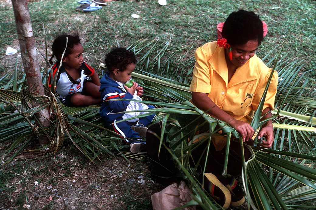 Weaving a basket