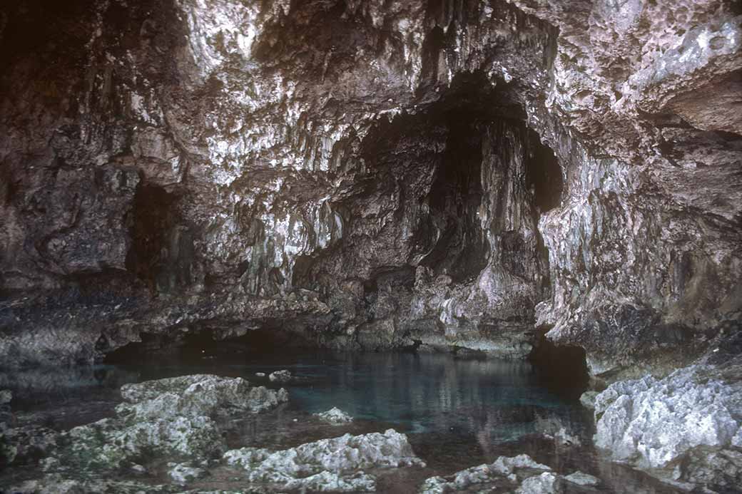 Avaiki Cave