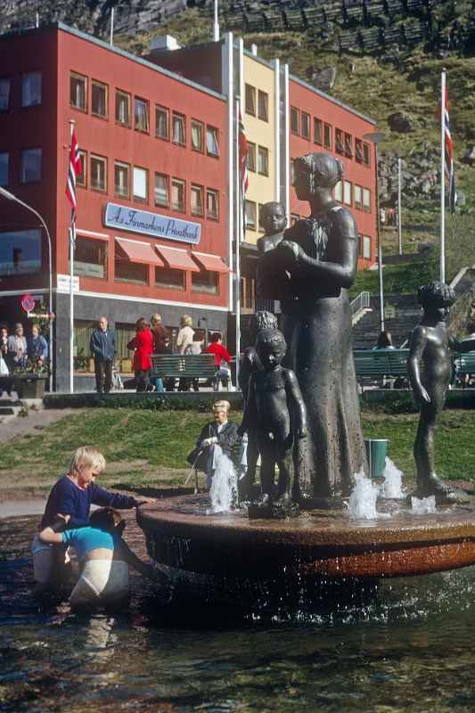 Sculpture group in fountain