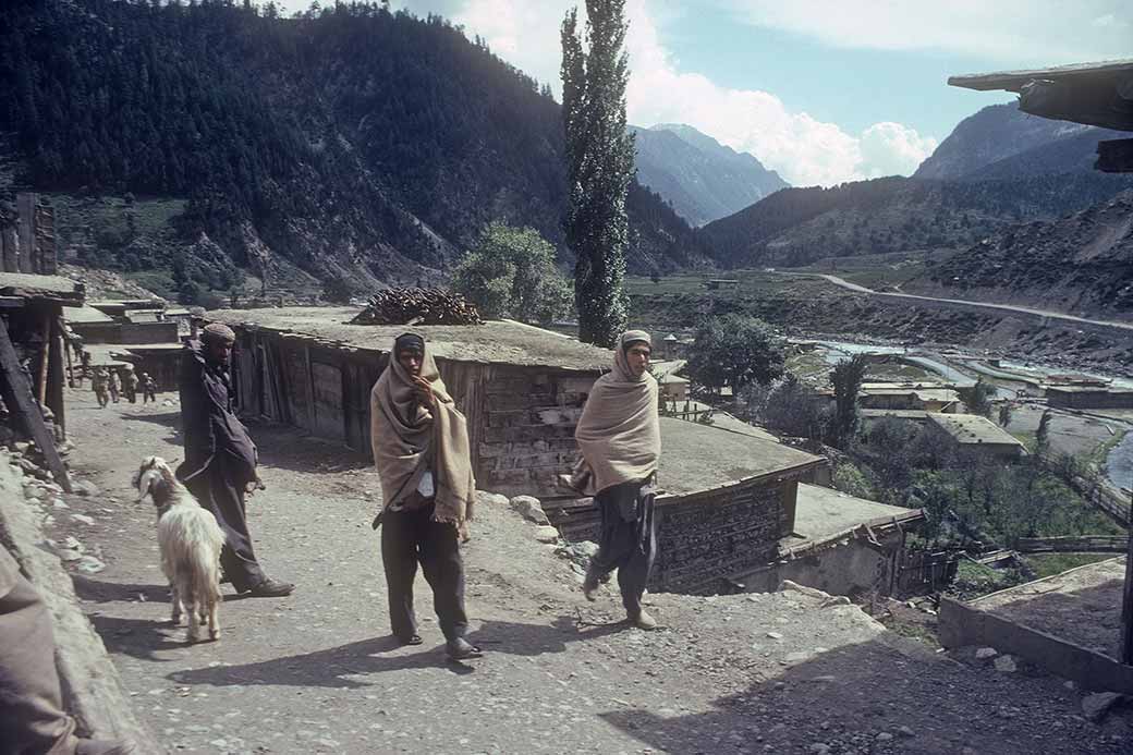 Men in Kalam