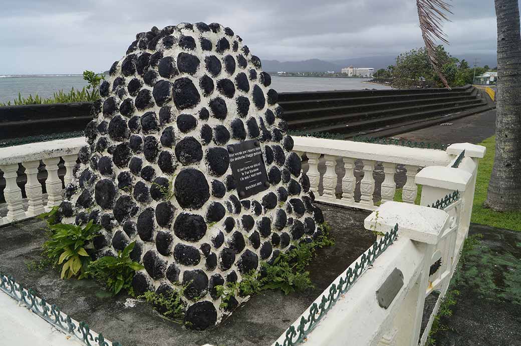 German flag monument