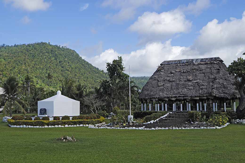 Royal tomb, Vaimoso