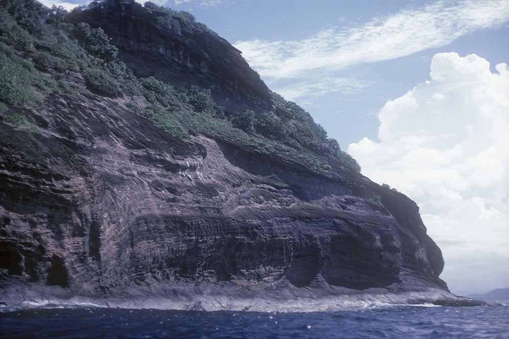  Apolima's steep coast