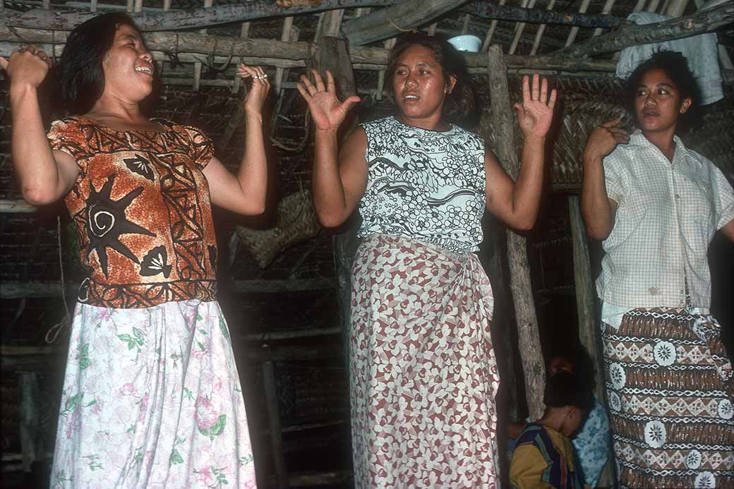 Samoan dancing